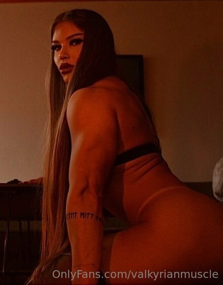 Foto di nudo di fuga di OnlyFans di Valkyrianmuscle