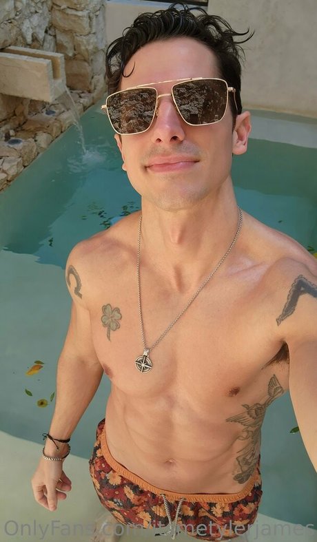 Foto di nudo di fuga di OnlyFans di Itsmetylerjames