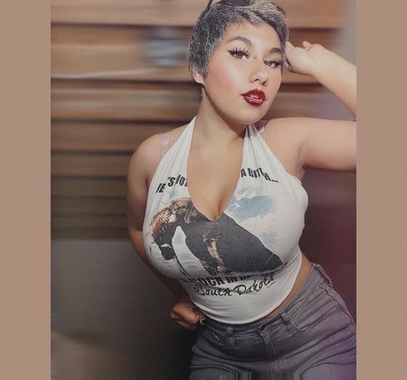 Foto di nudo di fuga di OnlyFans di Nesstkuran