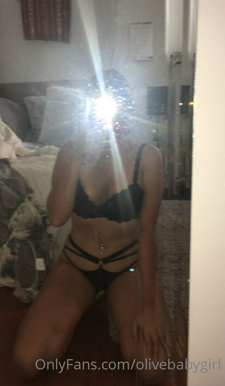 Foto di nudo di fuga di OnlyFans di Olivebabyyyy
