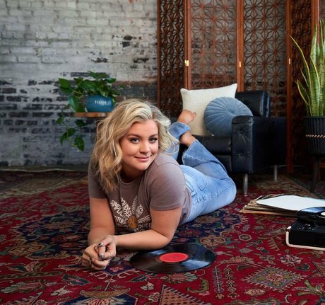 Foto di nudo di fuga di OnlyFans di Lauren Alaina