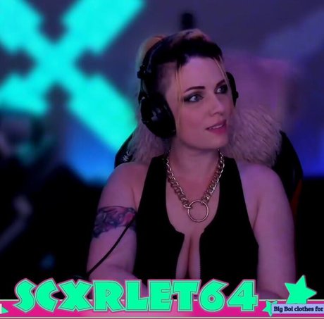 Foto di nudo di fuga di OnlyFans di Scxrlet64