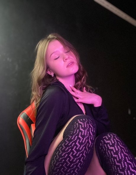 Foto di nudo di fuga di OnlyFans di Memozka