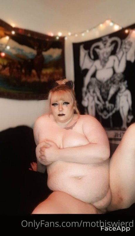 Foto di nudo di fuga di OnlyFans di Mothisweird