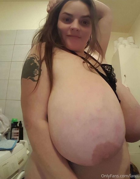 Foto di nudo di fuga di OnlyFans di Lantti