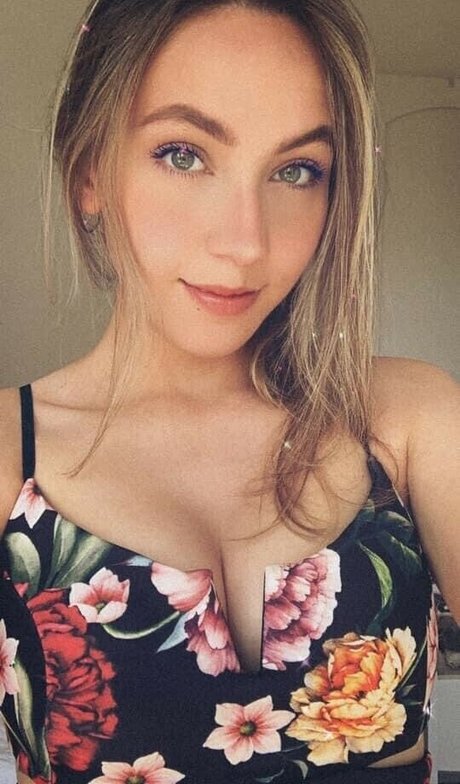 Foto di nudo di fuga di OnlyFans di Lais Oening