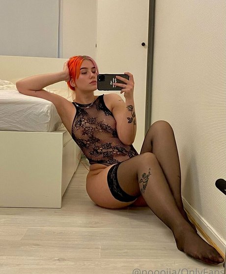 Foto di nudo di fuga di OnlyFans di Nooojia