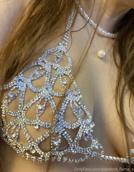 Foto di nudo di fuga di OnlyFans di Pandoraflamex