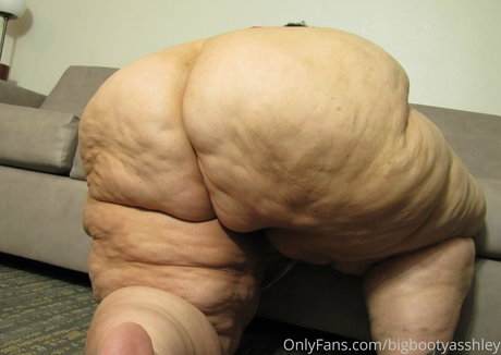 Bigbootyasshley
