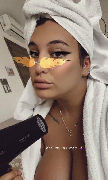 Foto di nudo di fuga di OnlyFans di Alessia Barbarossa