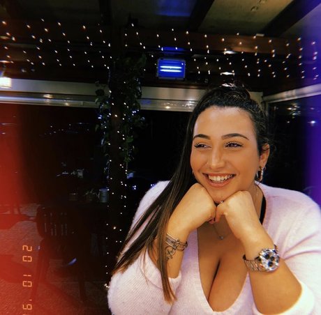 Foto di nudo di fuga di OnlyFans di Alessia Barbarossa