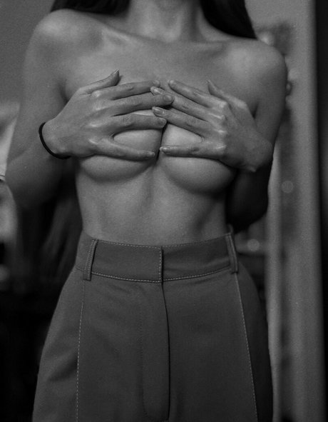 Foto di nudo di fuga di OnlyFans di Leratlerat