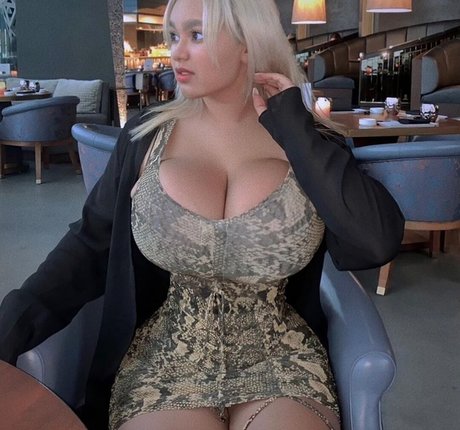 Foto di nudo di fuga di OnlyFans di Karina1