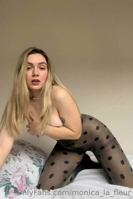Foto di nudo di fuga di OnlyFans di Marrystrawberry