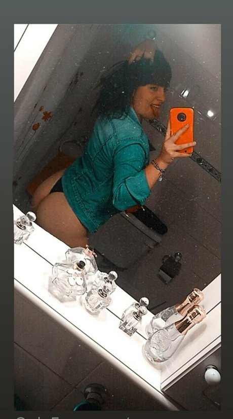 Foto di nudo di fuga di OnlyFans di Reynamomo