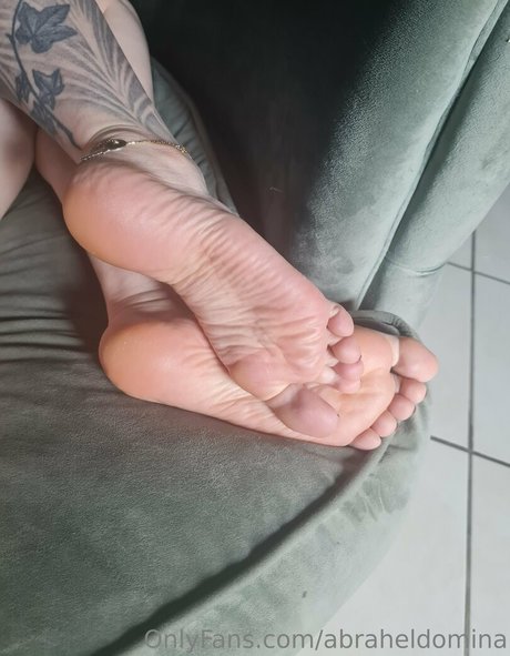 Foto di nudo di fuga di OnlyFans di Abraheldomina