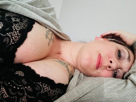 Foto di nudo di fuga di OnlyFans di Darkhairedtemptress