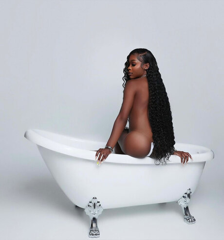 Foto di nudo di fuga di OnlyFans di Alabama