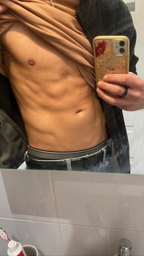 Foto di nudo di fuga di OnlyFans di Tommy Hughes