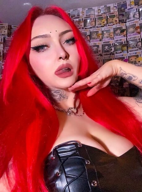 Foto di nudo di fuga di OnlyFans di Firefly Red