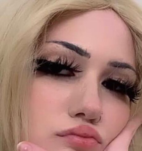 Foto di nudo di fuga di OnlyFans di Laila Fawn