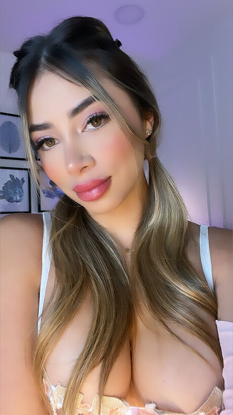 Foto di nudo di fuga di OnlyFans di Nata