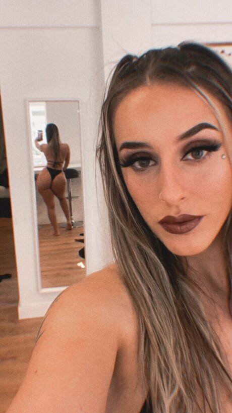 Foto di nudo di fuga di OnlyFans di Ana