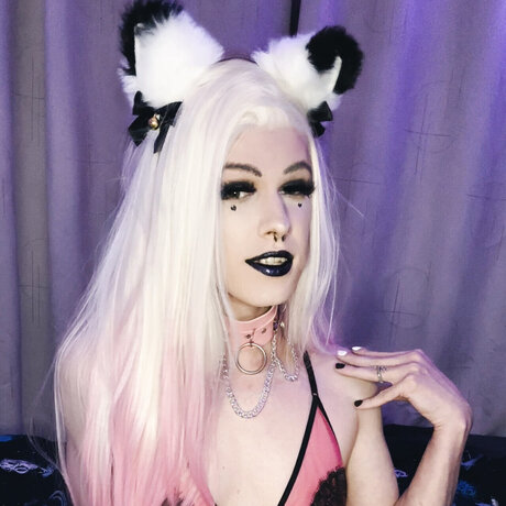 Foto di nudo di fuga di OnlyFans di Luna
