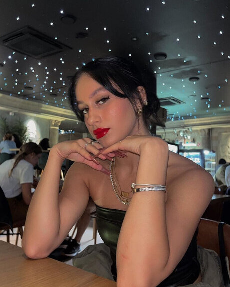 Foto di nudo di fuga di OnlyFans di Ally Moon