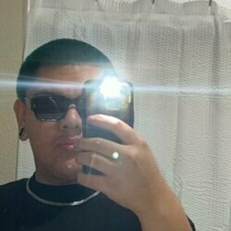 Foto di nudo di fuga di OnlyFans di Yunglatino18