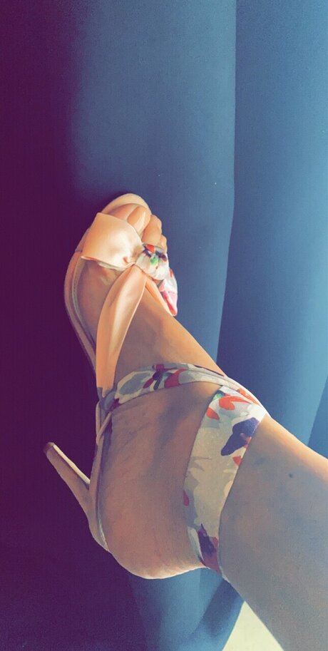 Foto di nudo di fuga di OnlyFans di Nangfa