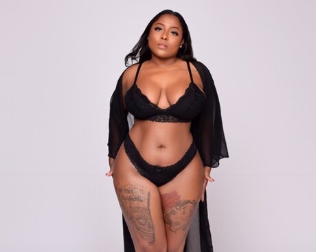 Foto di nudo di fuga di OnlyFans di Brown Sugar Isa