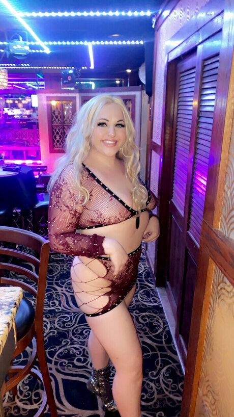 Foto di nudo di fuga di OnlyFans di Karina