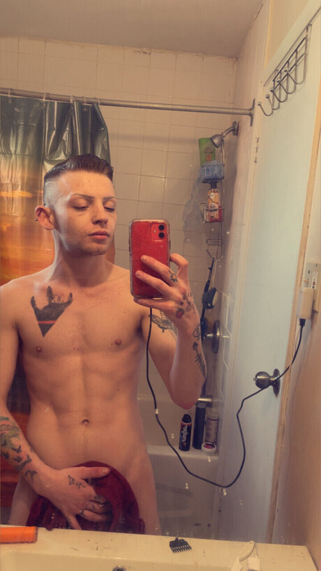 Foto di nudo di fuga di OnlyFans di Evansummerz