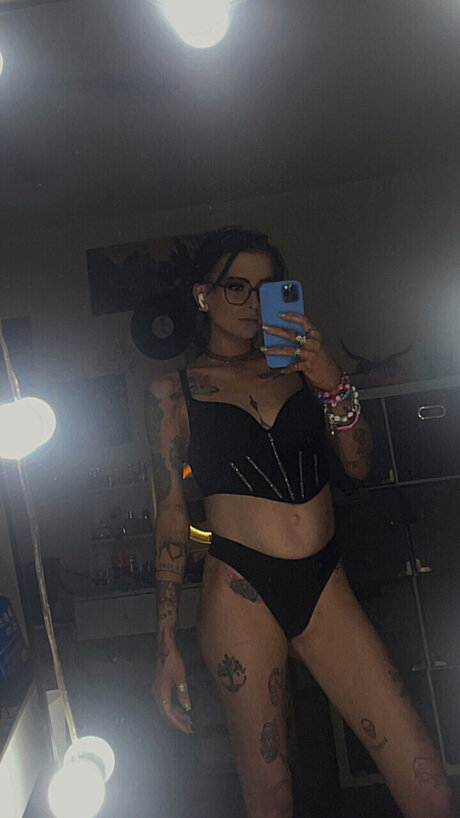 Foto di nudo di fuga di OnlyFans di Hazy 