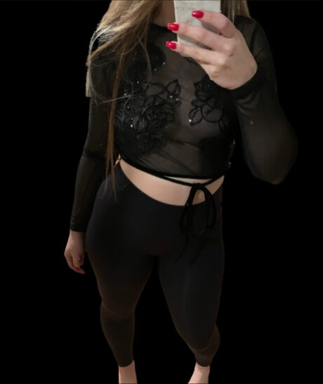 Foto di nudo di fuga di OnlyFans di Saionara