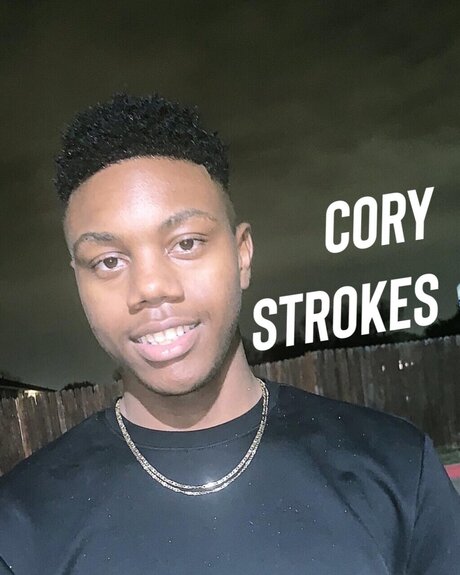 Foto di nudo di fuga di OnlyFans di Cory Strokes 