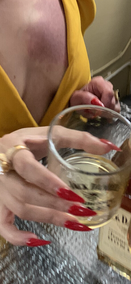 Foto di nudo di fuga di OnlyFans di Meli
