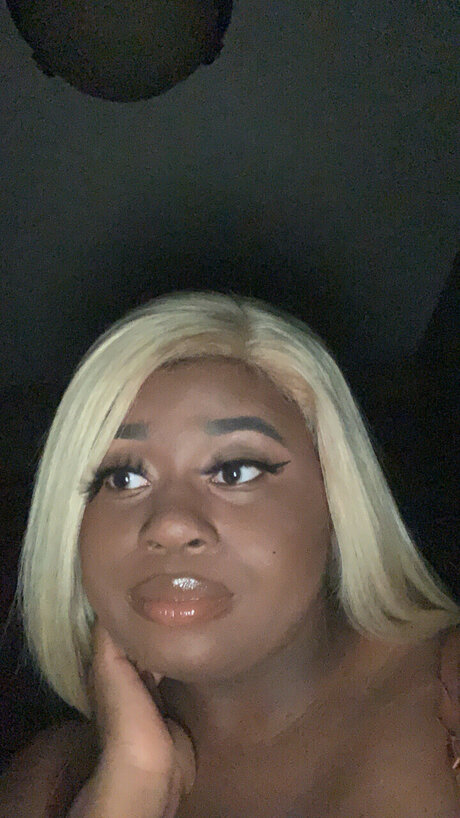Foto di nudo di fuga di OnlyFans di Thatsniaaaaaaaa