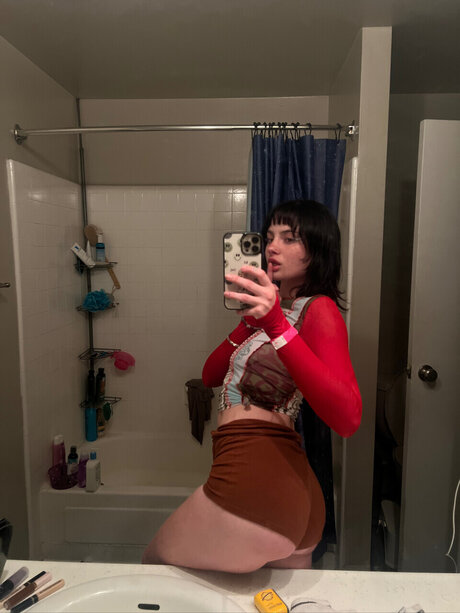 Foto di nudo di fuga di OnlyFans di J A D E