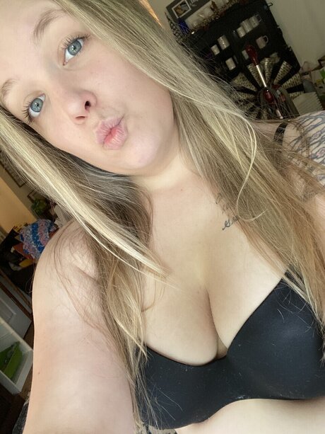 Foto di nudo di fuga di OnlyFans di Nikki Bby