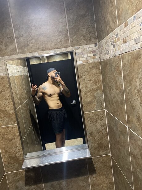 Foto di nudo di fuga di OnlyFans di Tarkey