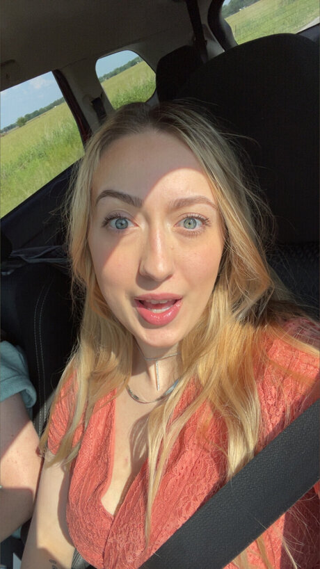 Foto di nudo di fuga di OnlyFans di Raeanna