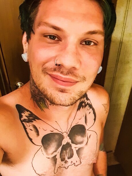 Foto di nudo di fuga di OnlyFans di Auzzybear