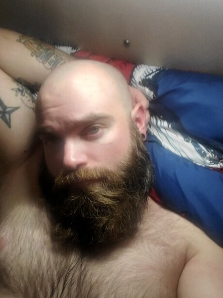Foto di nudo di fuga di OnlyFans di Bearddaddy