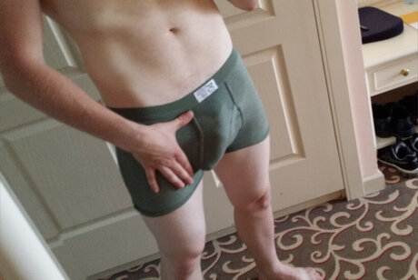 Foto di nudo di fuga di OnlyFans di Gay Adventurer