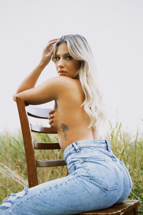 Foto di nudo di fuga di OnlyFans di Laurenn