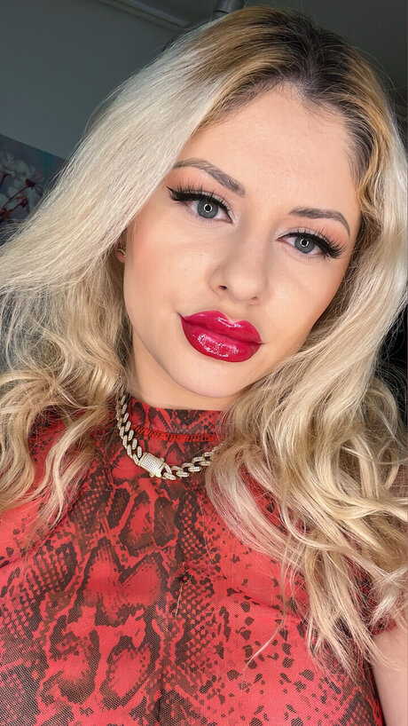 Foto di nudo di fuga di OnlyFans di Janelle Brown