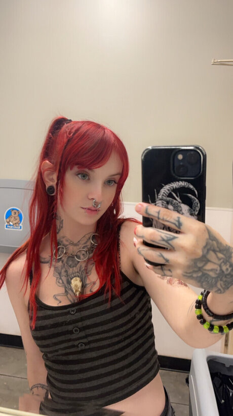 Foto di nudo di fuga di OnlyFans di Kaz