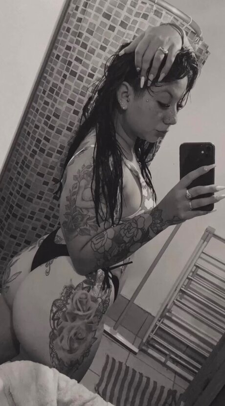 Foto di nudo di fuga di OnlyFans di Tu Bebina 